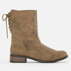 💋SOLD💋Taupe lace up boots